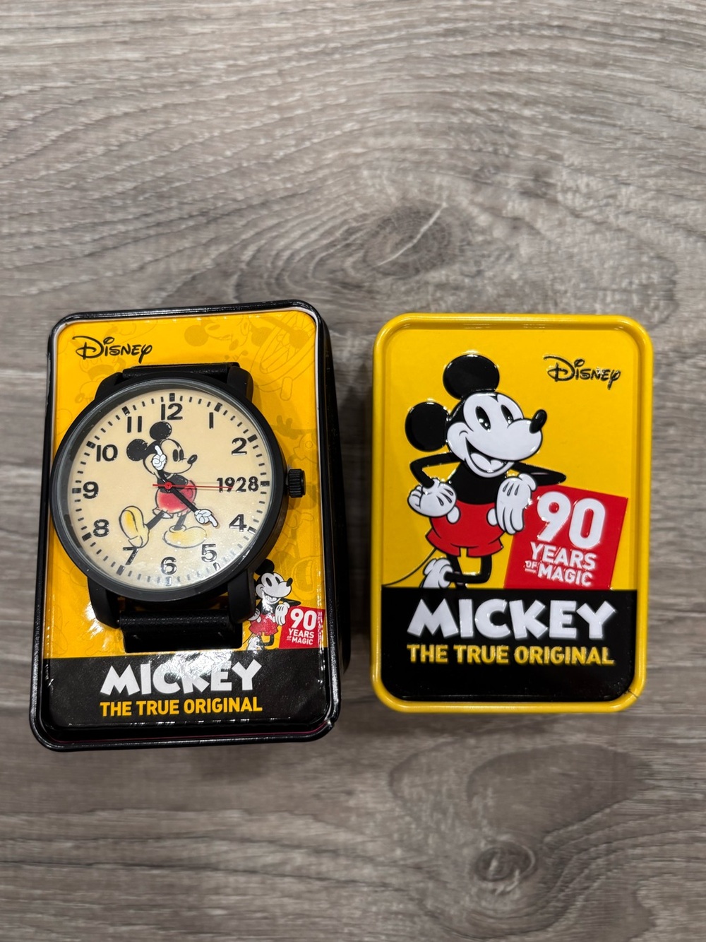 New in Box Disney Mickey Mouse The True Original 90 Years of Magic Watch Tin